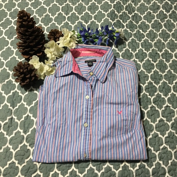 American Eagle Outfitters Tops - 🌸 AE Favorite Fit Button Up  🌸